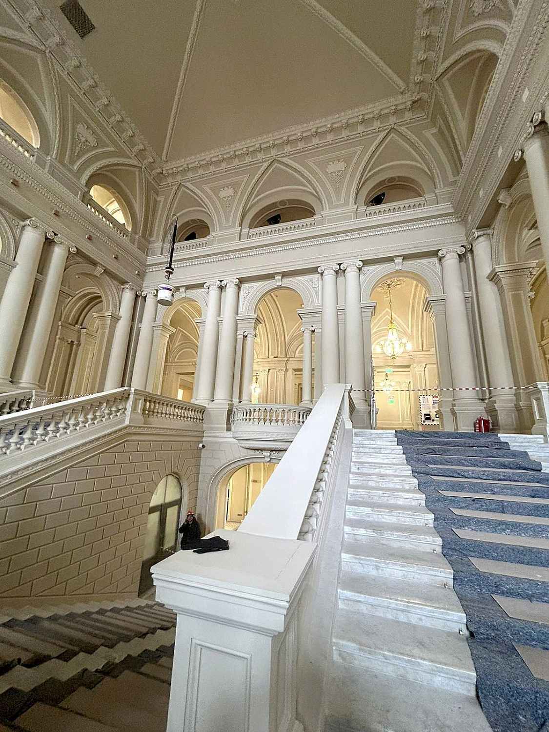 Лифты для люстр в консерваторию - г.Санкт-Петербург